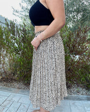 Load image into Gallery viewer, Pleated Cheetah Midi Skirt