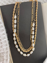 Load image into Gallery viewer, Faux Pearl Layered Necklace